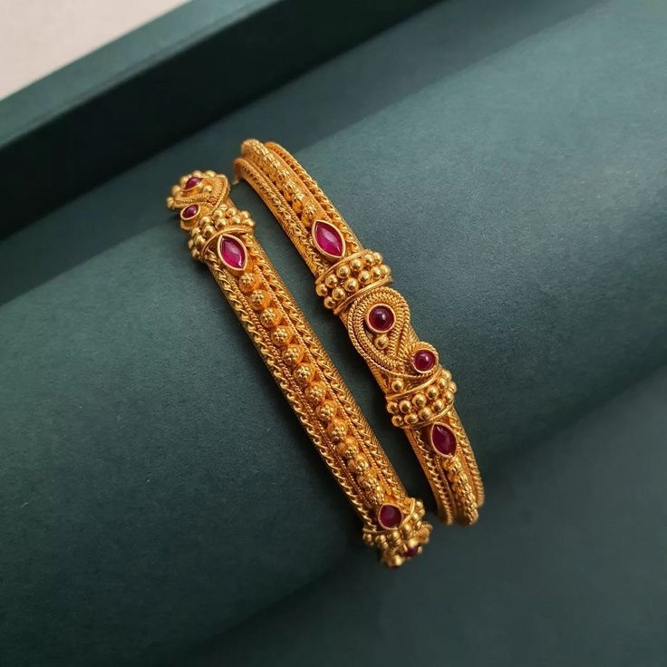 Gold antique bangle