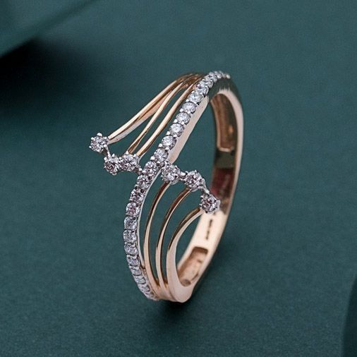 Women's diamond ring