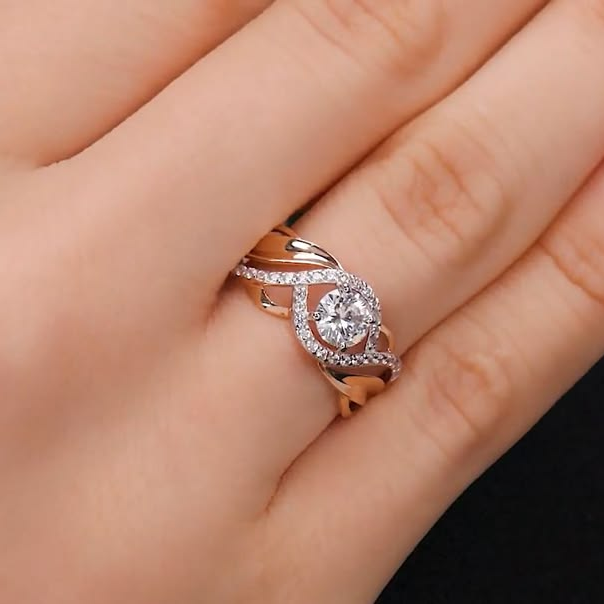 Women's diamond ring