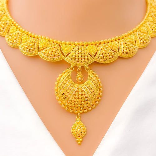 Short necklace