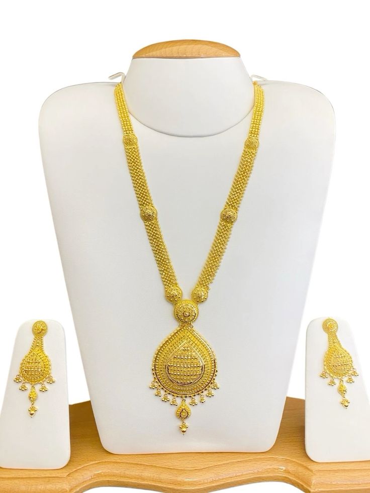 Long necklace