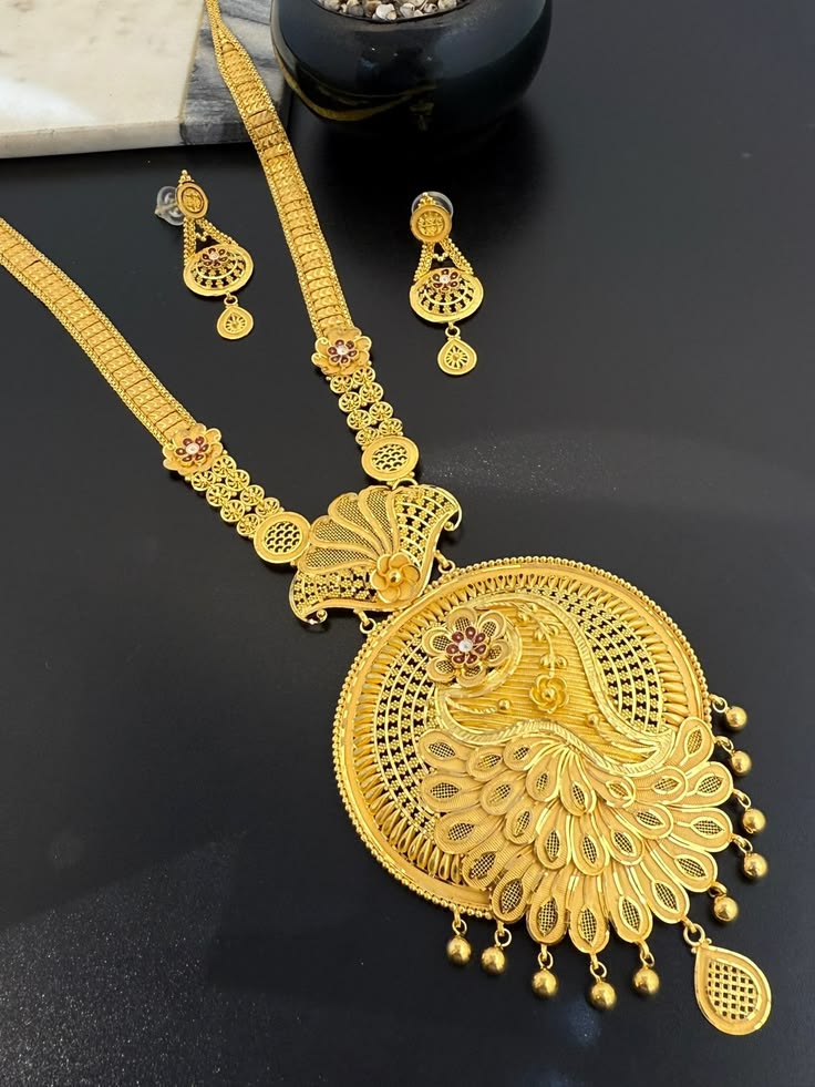 Long necklace