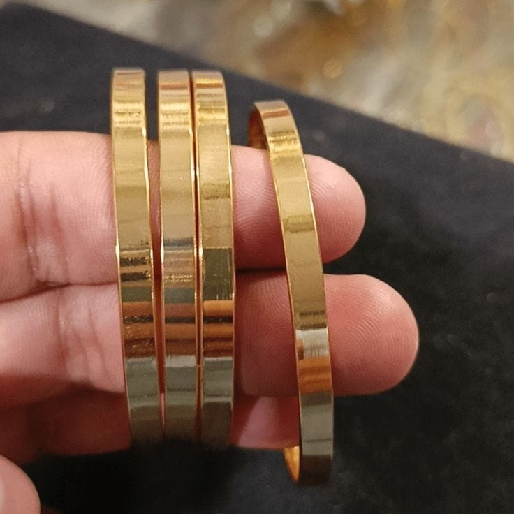 Gold plain bangle